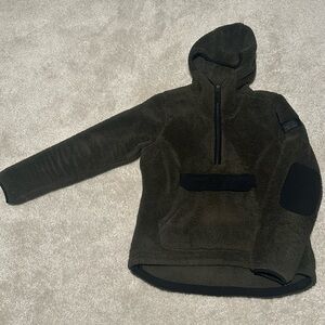 The North Face Women’s Campshire Hoodie.